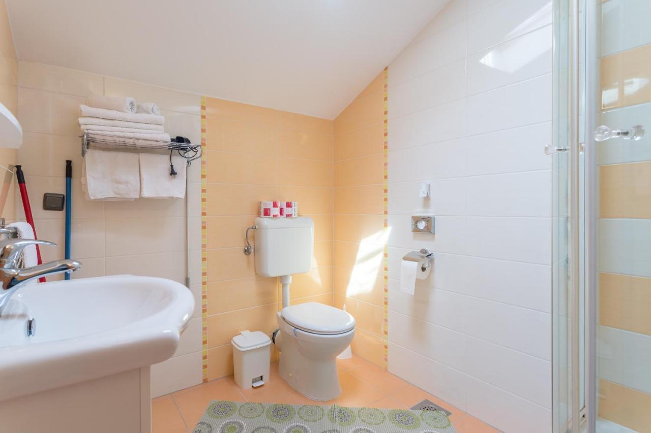 Sunrise Apartments โบล ภายนอก รูปภาพ